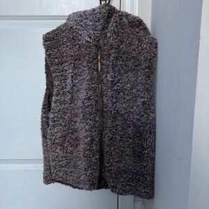 Cute vest soft and warm with a hood